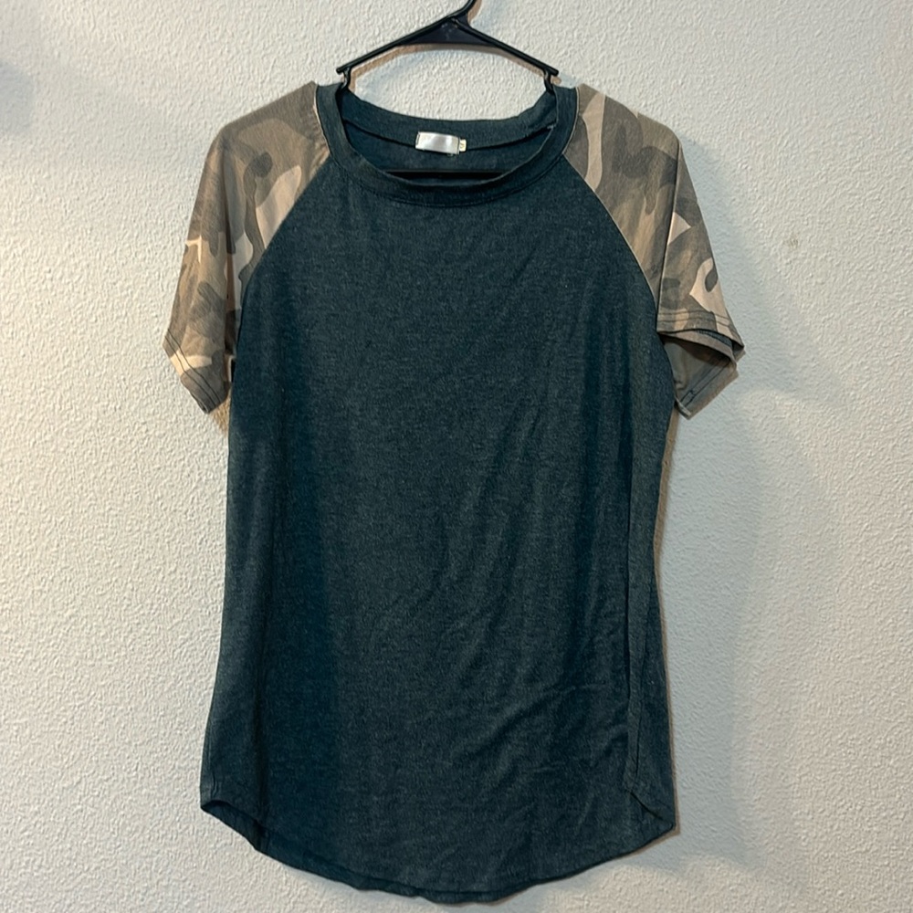 Halife camo sleeve basic tee size medium